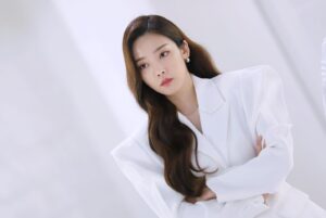 Kim So-ra Instagram - •
오늘밤 9:20 tvn 📺
#경이로운소문2