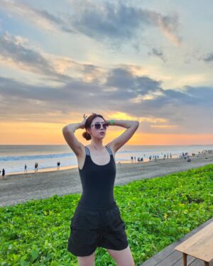 Kim Su-Ji Instagram - 행복😎🏝️
