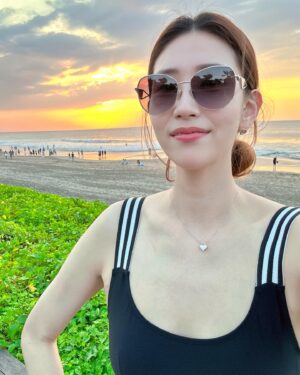Kim Su-Ji Instagram - 행복😎🏝️