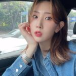 Kim Su-Ji Instagram - 숙제💜 . . #셀카🤚🏻
