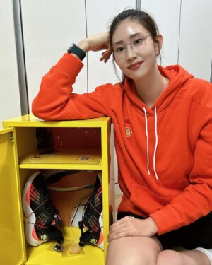 Kim Su-Ji Instagram - 쵝오🥰👍🏻
.
.
#언더아머 #커리10 #커리플로우10 #UnderArmourKR #스테판커리