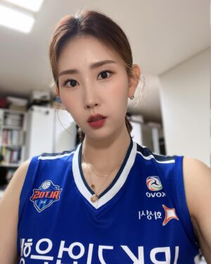 Kim Su-Ji Instagram - #1️⃣1️⃣💙