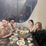 Kim Sung-ryung Instagram - 몽이랑 지선이 오랜만에~ 추억이 많아 여전히 즐겁다요🥰