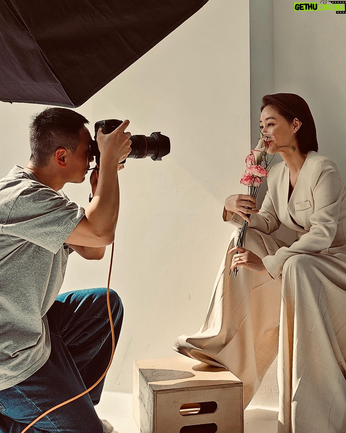Kim Sung-ryung Instagram - #전민우포토그래퍼 작가님 덕분에 영화 포스터 같음 😆😆😆