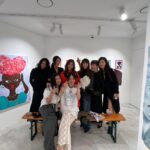 Kim Wan-sun Instagram - @gallery_soyeun @jinilee0126 @sala1220 @myungchoi1111 @cine33 @soomi_1101 @kyungminlee0310 @chaesira0625 봄처럼 젊고 밝은 전시와 멋지고 아름다운 사람들과 함께한 행복한 날이었어요~!! 감사합니다~!!!❤️