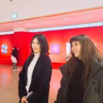 Kim Wan-sun Instagram - 아름답고 반듯하고 재미있는 여인들과 하루에 두 군데 전시보기 #😆😆😆 @chaesira0625 @jangluha_ji_young