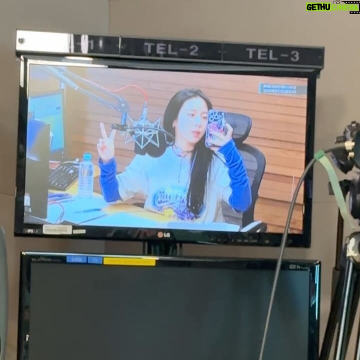 Kim Ye-won Instagram - 나의 월요일이었다! 월요일에 휴무인곳이 많아서 월요일이 싫은 이유 1 그리고 함께한 정오의 희망곡 😚🧡