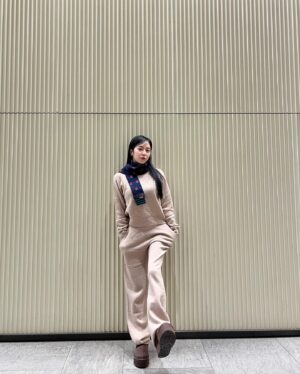 Kim Ye-won Instagram - 이제 조금 살아났는데
밖이 냉동창고네......🥶