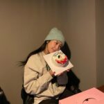 Kim Ye-won Instagram - 축하해주신 많은 분들 덕분에 정말 정말 행복한 생일을 보냈습니다♥️ 제가 잊지 않고 잘 할게요!!!!! 올 한해 너무 따뜻했다는 걸 온전히 느끼는 날이었어요 살앙행용 💜😬🫶🏻