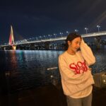 Kim Ye-won Instagram - 발암물질과 함께 한 밤 다음엔 좀 더 능숙하게 굽겠지 좋은 노래 많이 알고 있다고 칭찬받음 시작과 끝으로 라면을 두번 먹음 (중간에 내사랑 콩닥이💜)