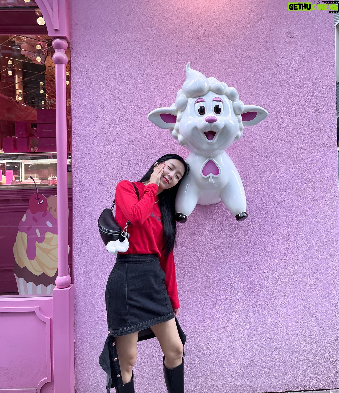 Kim Ye-won Instagram - 사랑니 뺀 사람.jpg 후련해 후후후😍✌🏻