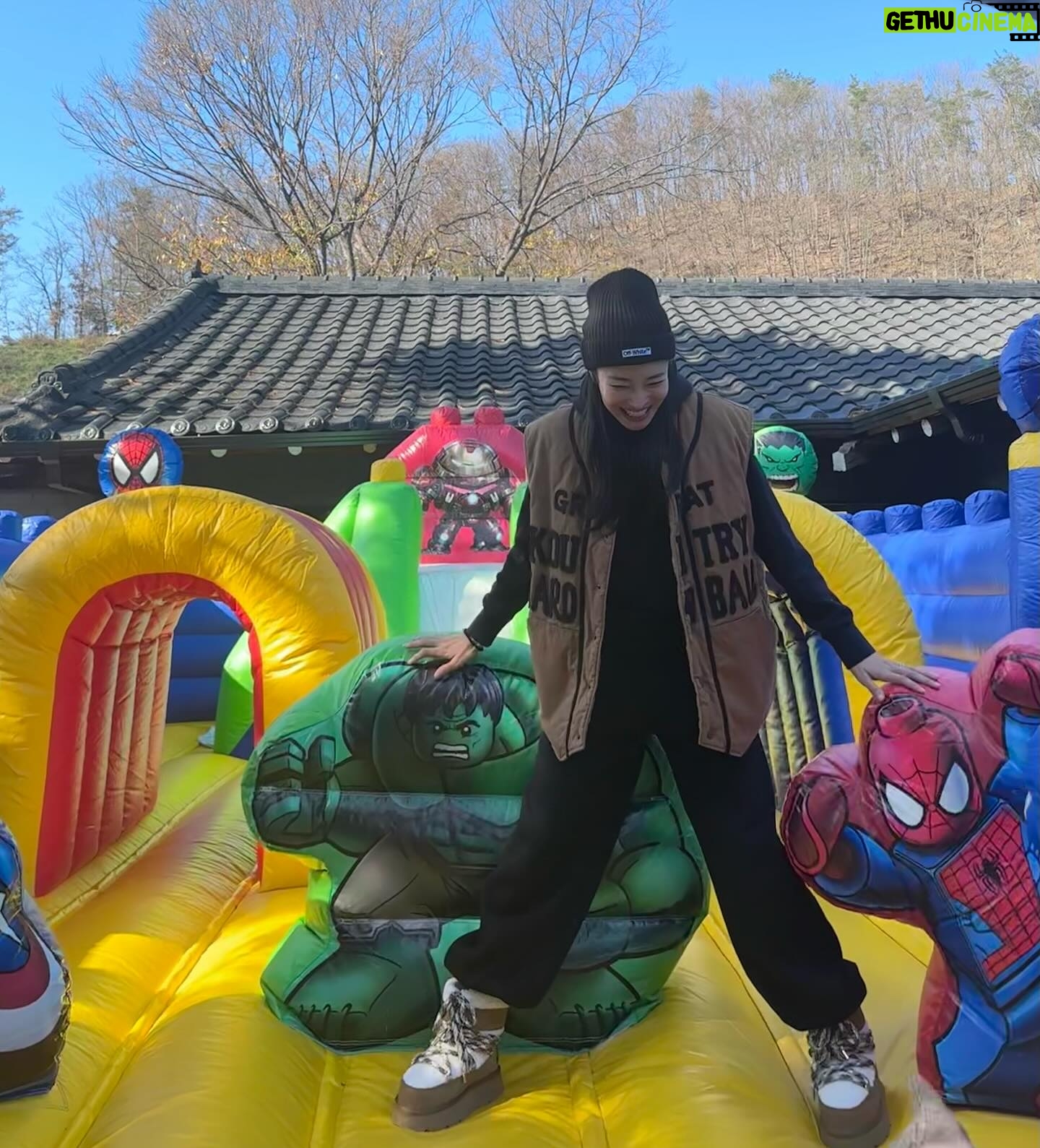 Kim Yun-jee Instagram - November has been full of happiness and laughterπ10more days to goππ» μμμ΄ κ°λν λμ 11μπ