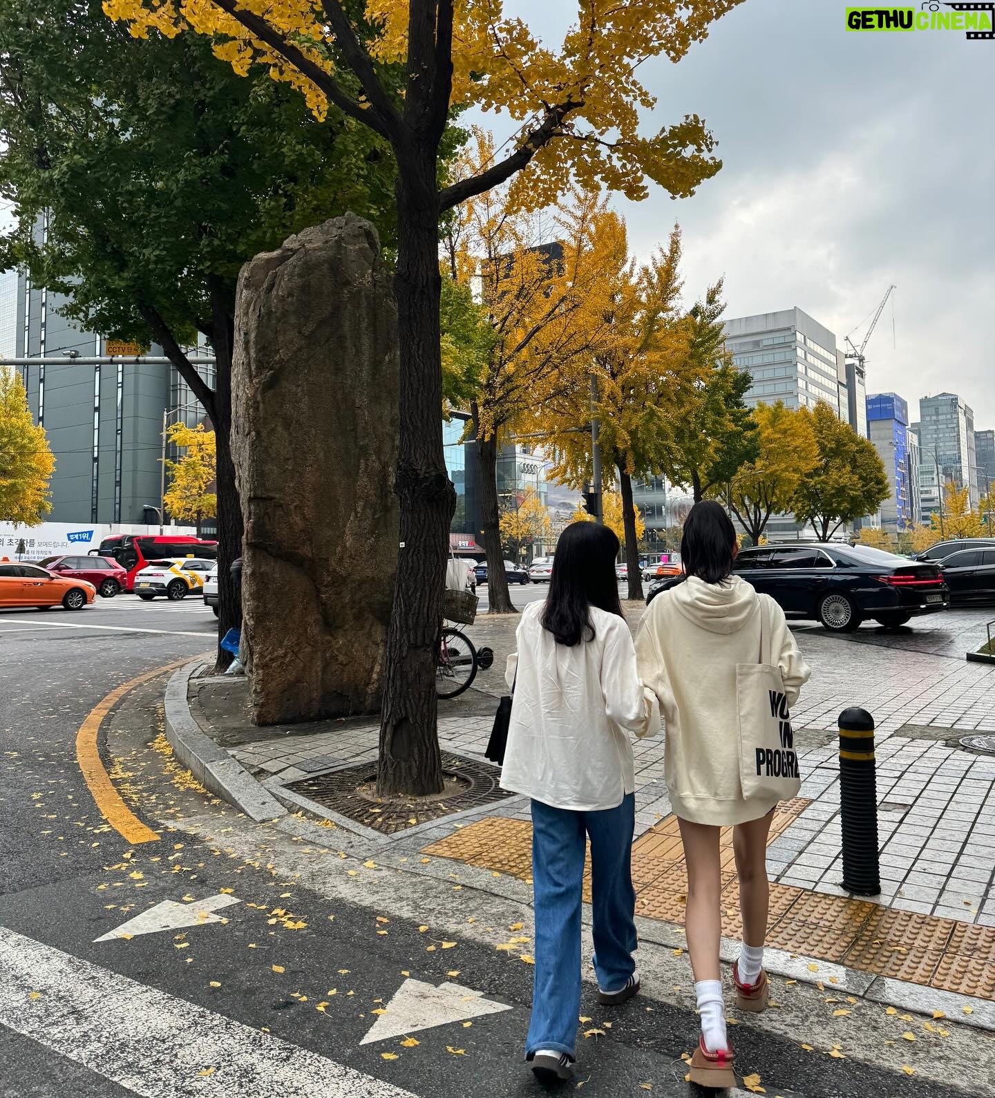 Kim Yun-jee Instagram - November has been full of happiness and laughterπ10more days to goππ» μμμ΄ κ°λν λμ 11μπ