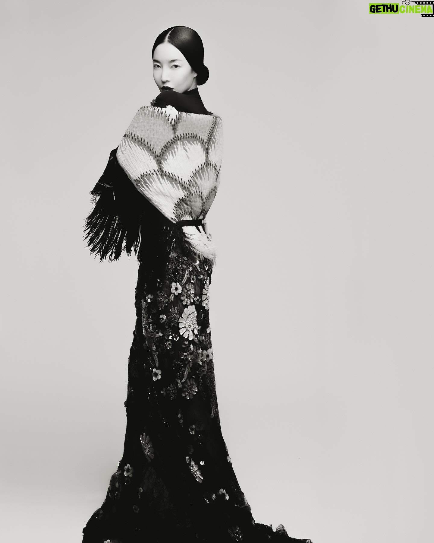 Kim Yun-jee Instagram - π @numero_netherlands Photography: @petros_koy Styling: @ayumiperry Makeup: @gpcbeauty Hair: @peterbutlerhair Photography assistants: @phlipisme @thericardolara Styling assistants: @naurweyy @kingbandit21 @rowainee Editor: @timiletonja Editorial director & interview: @janaletonja