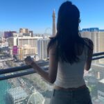 Kim Yun-jee Instagram - Vegas trip for our 2nd wedding anniversary💕 봉봉스콜랄랄라 내가 아주 자갈치해😘 #결혼2주년 #092621