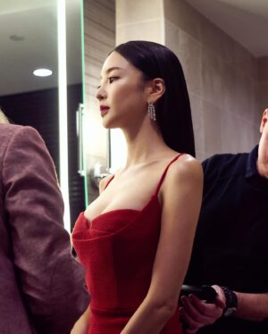 Kim Yun-jee Instagram - 010824 LIFT New York Premiere @netflix 🔥 #liftnetflix #리프트비행기를털어라