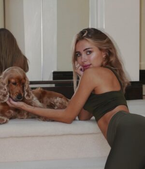 Kimberley Garner Instagram - home ✈️ 🇬🇧 🐶 @alo