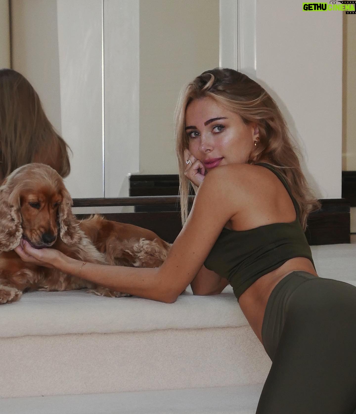 Kimberley Garner - 3.4K Likes - home ✈️ 🇬🇧 🐶 @alo