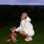 Kimberley Garner Instagram - Cuddle weather ❄️ @alo