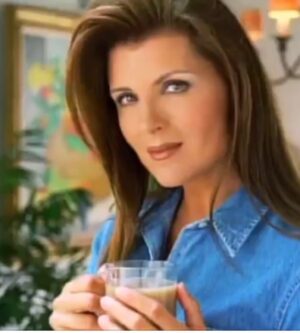 Kimberlin Brown Instagram - This is an appreciation post for Kimberlin Brown - undoubtedly the greatest villain in daytime television history.  It’s been a dream working with her over the years, and so thankful for all the memories. Thank you @kimberlin_brown #boldandbeautiful #SheilaCarter #Sheila