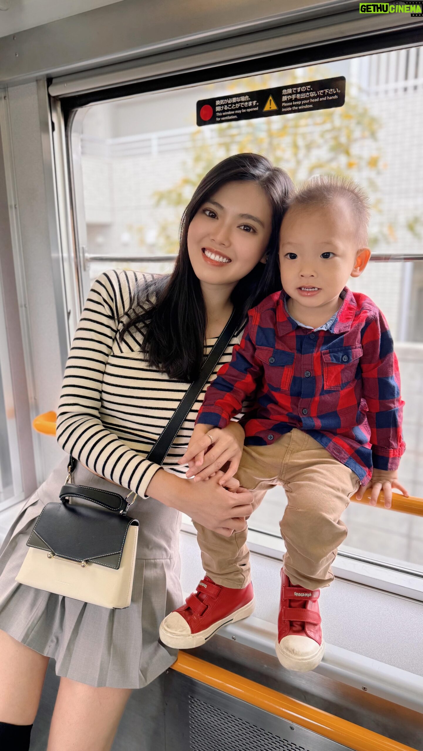 Kimberly Chia Instagram - Our secret for getting Kyzen to sleep through the night π Does it really work? No π Kyzen was never a good sleeper. For the first year of his life, I donβt remember a single night where my husband and I slept peacefully. He would wake up constantly; crying; asking for milk; or just shouting in his sleep. It was so hard to function without the proper rest and we were constantly tired. But thankfully now at 2 years old, he sleeps better and almost through the night 70% of the time. So I just want to say to all the new sleep deprived mamas and papas out there, IT WILL GET BETTER. And you WILL GET BETTER SLEEP. Hang in there!πͺπ»β€οΈ