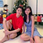 Kimberly Chia Instagram – Second Christmas with our little one 🎄 getting big enough to play around, sing Christmas songs and open presents 😂 
So much love this Christmas ❤️