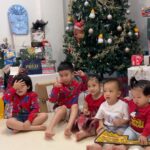 Kimberly Chia Instagram – Second Christmas with our little one 🎄 getting big enough to play around, sing Christmas songs and open presents 😂 
So much love this Christmas ❤️