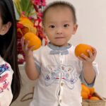 Kimberly Chia Instagram – Was taking solo pics and this boy photobombed, eager to 拜年 🍊🍊
How is it already 初四?!