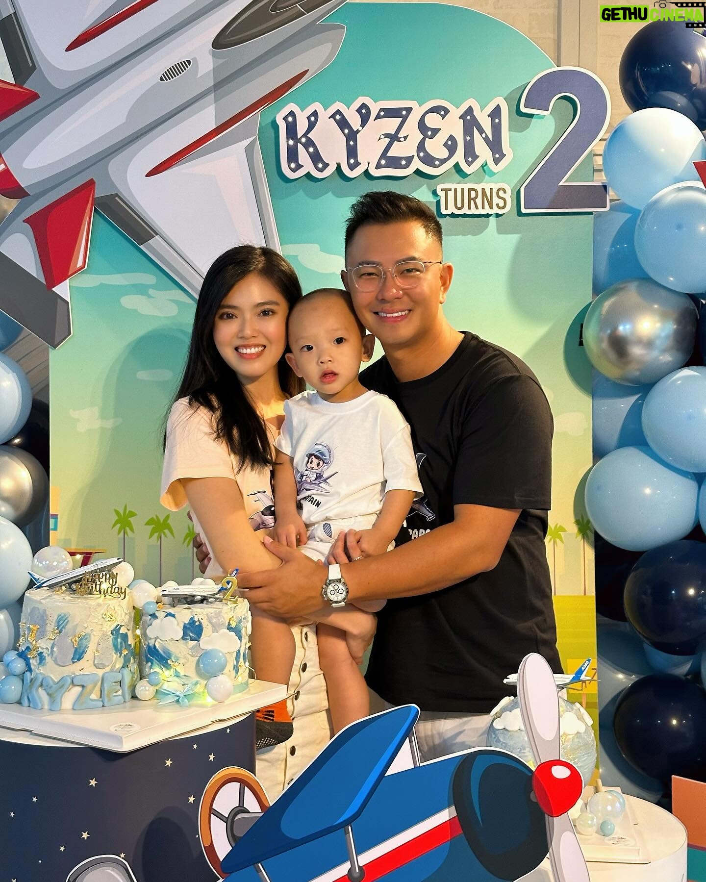 Kimberly Chia Instagram - My baby is 2! ✌️✌️ Thank you for coming into our lives and giving it so much meaning. Mummy and daddy love you so much ❤️ Thank you to all who made his 2nd birthday celebration so perfect! Location: @littlebearshousesg Party Setup: @hausofparties.sg Cake: @cakedwithlovesg Outfits: @simplylovedsg Party Favors: @kiddivity.sg