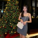 Kimberly Chia Instagram – The most wonderful time of the year is here~~ 🎄✨
Swipe for photobomber 😂