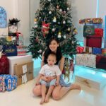 Kimberly Chia Instagram – Second Christmas with our little one 🎄 getting big enough to play around, sing Christmas songs and open presents 😂 
So much love this Christmas ❤️