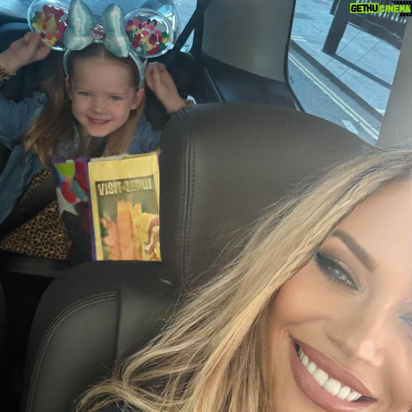 Kimberly Wyatt Instagram - What a lovely weekend đ Sunday Funday with the family was so special. Treated the kids to a day out in London to visit @disney on Oxford street for a @pixar party. Celebrating one of our favorite films âInside Out!â Teaching our kids about their emotions was made easy when the first film came out to the point that one of Willowâs favorite words when she was a toddler was âAngerâ which always made us laugh. Couldnât be more excited about the second film coming soon introducing lots more emotions like Anxiety and Ennui (I actually had to look that one up) They had such a blast 𼰠then we turned on the sprinklers and enjoyed the sunshine!!!âď¸ #mermaidstyle #disney #insideout #family #pixar #sundayfunday