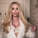 Kimberly Wyatt Instagram - Too glam to give a damn. 😜🤍