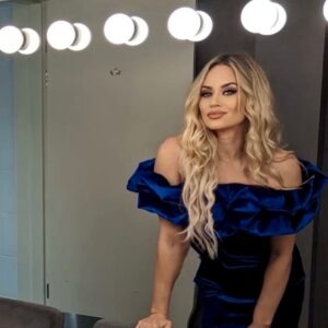 Kimberly Wyatt Instagram - Embracing the glam in blue, bidding adieu to the Christmas hues, and eagerly stepping into a sparkling New Year ✨💙 #NewYearGlam #BlueDressVibes
