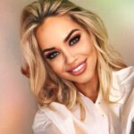 Kimberly Wyatt Instagram - Happy Weekending! Weekend vibes in a crisp white shirt, soaking up the joy of half term. Here’s to a wholesome week and a well-deserved smile. 🥂😊 #WeekendJoy #HalfTermAdventures