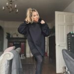 Kimberly Wyatt Instagram - I’m just a girl standing amongst unfinished DIY looking out into the soggy wet school run ✌🏼#DIY