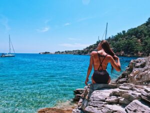 Kimya Gökçe Aytaç Instagram - A place where summer never ends ❣️