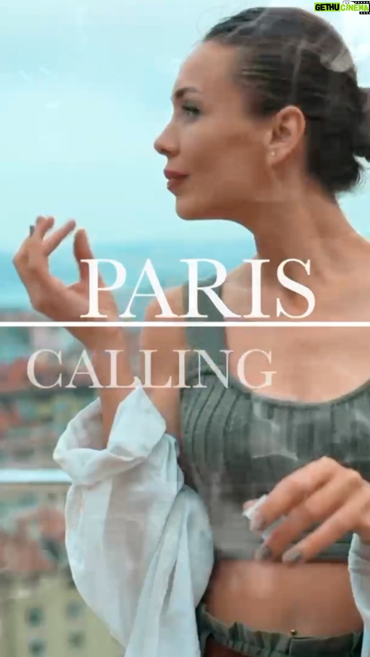 Kimya Gökçe Aytaç Instagram - #Pariscalling Güzelliğine Paris Işıltısı Kat ✨ @lorealparis @watsonsturkiye Video by: @sertanipek 🌻🙏🏻