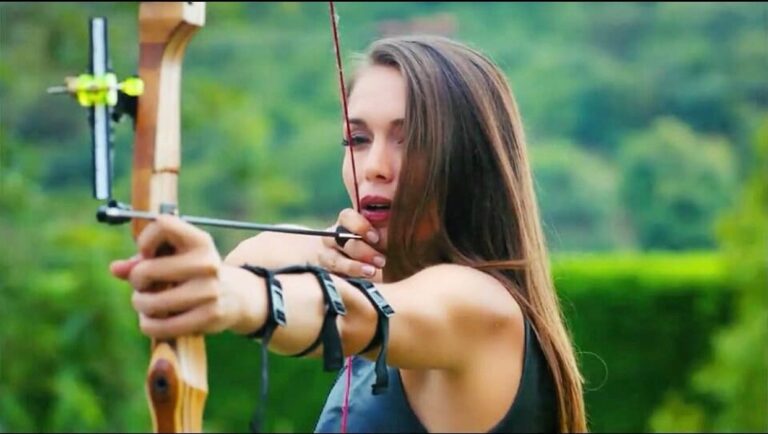Kimya Gökçe Aytaç Instagram - #watchout 🏹 Hatırlayanlar 🤚🏻 Bu akşam ortalık baya karışıyor benden söylemesi😉 Saat 2o:oo ‘de görüşmek üzere! #bayyanlış
