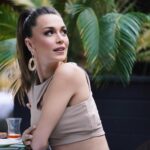 Kimya Gökçe Aytaç Instagram - Bölüm günü gelmiş! 🎈 #bayyanlış Akşam görüşmek üzere ⚡️❤️ 📸: @mortezaatabaki 🙏🏻 @bayyanlisfox @foxturkiye @goldfilmyapim