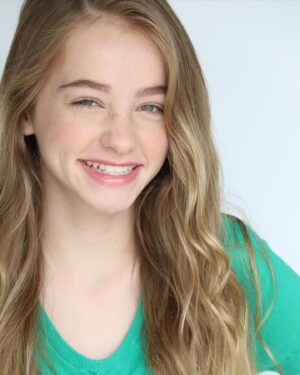 Kingston Foster Instagram - 🍀

#saturday #saturdayvibes #headshots #photo #photography #actress #holidays #green 
📸: @michaeldambrosiaphoto