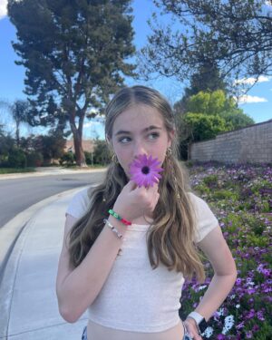 Kingston Foster Instagram - spring break!!!! 💌🫶🏻🛼 
.
.
.
#spring #springbreak #sunny #summer #summervibes #rollerskating #skating #rollerskates #adventure #actress #actor #film #photodump #☀️