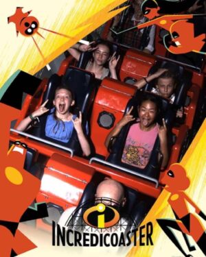 Kingston Foster Instagram - DISNEY DAY!! 🖤❤️ thank you so much @disneyland for hosting us! We had so much fun! 

#disneyland #californiaadventure #amusmentpark #summer #friends #tacos #spacemountain #guardianofthegalaxy #mickeymouse