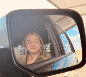 Kingston Foster Instagram - Back to set = Covid testing car selfies! 🤍🤍 

#selfie #photos #sunset #set #setlife #filming #actress #acting #❤️