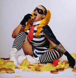 Kira Magnin-Forster Instagram - 🍔 Heard it was National Hamburger Day!!! Little throwback to Halloween 2023, shooting with @electricsleepimages.