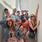 Kira Miró Instagram - Son muchos los mensajes de cariño sobre #machosalfa2 y por eso os presento algunos de los momentos #behindthescenes que hemos vivido! Risas, complicidades, frío, sustos, pero sobre, todo un equipo lleno de ilusión y ganas de hacer de cada minuto algo especial! Gracias @lauracaballero_ y @alber_caballero por este regalo que es LUZ...💫 y a unos compañeros inmejorables técnico y artístico @raultejon @feleman @gorkaotxoaoficial @fernandogilact @raquelguerrero1 @maria_hervas_ @paulagallegoficial @netflixes @contubernio_producciones
