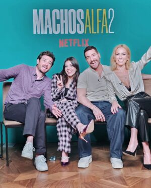 Kira Miró Instagram - Calentando motores!!! 
Hoy presentamos a la prensa #MachosAlfa 🤩 @netflixes @contubernio_producciones

Look by @beavaldiviac @ysl @manoloblahnik @barcenajoyas @theiqcollection @eres @cosstores 

💄 by mi @rebecatfigueroa del alma 😍