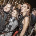 Kira Miró Instagram - Es viernes y el cuerpo lo sabe!!! 🥂💃 Saltemos, bailemos y sonriamos todo lo que podamos!!! Aquí algunos momentos captados por @diegomayor_prod_audiovisual 📸 en los @premiosforque 😜