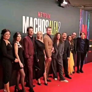 Kira Miró Instagram - Fiestón MACHOS ALFA 2 💥
GRACIAS @netflixes siempre TOP 😉
El 9 de febrero llegan los máquinas más desubicados que nunca 🤣😂😅

👗 @beavaldiviac @celine @bulgari @pinkoofficial @replicacomunicacion 
💄 @rebecatfigueroa