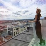 Kira Miró Instagram - Mi flequillo a lo "Algo pasa con Mary" y yo, le damos la bienvenida a mayo...🙌 y a todo lo que está por venir...💫